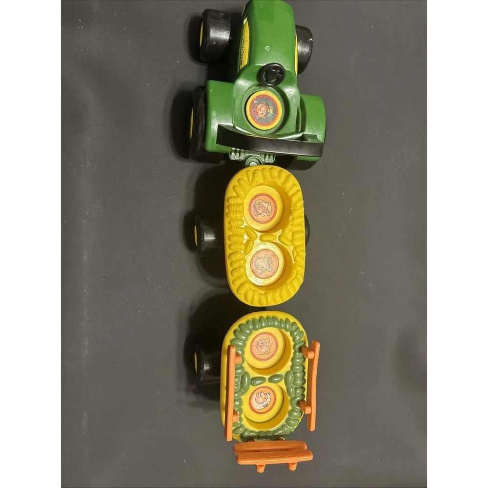 Tomy John Deere Music Sounds Hayride Preschool Toy Tractor and 2 Trailers